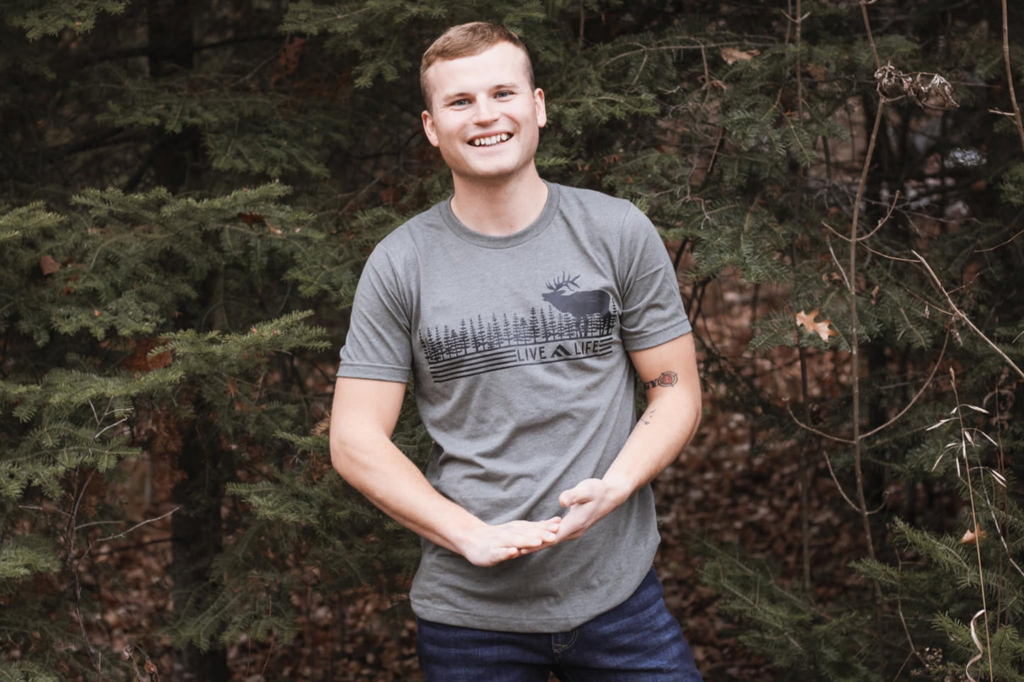 Wapiti Graphic Tee